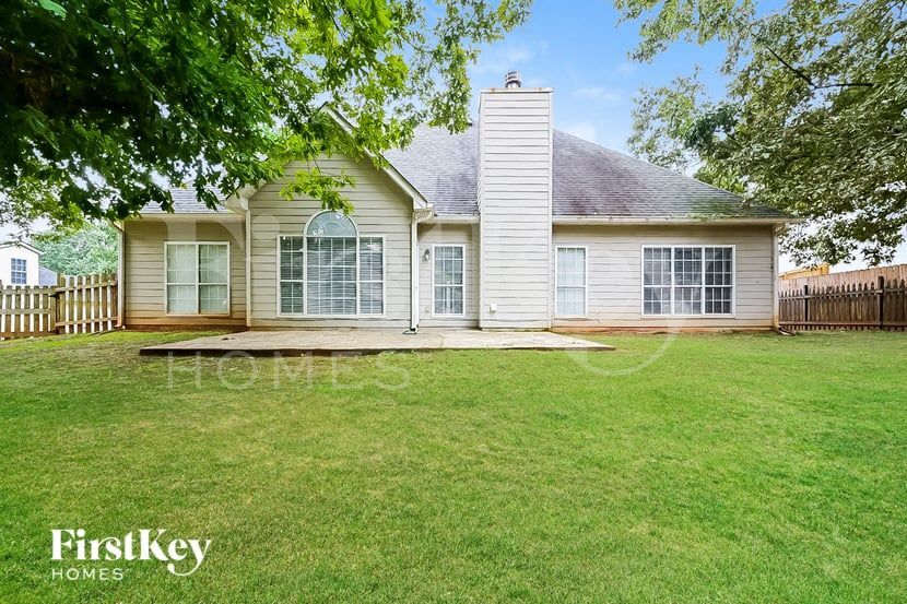 Building Photo - 115 Willow Hill Ln