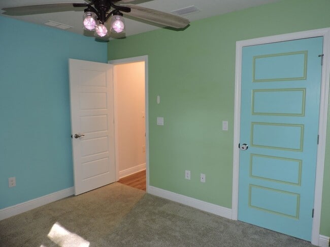 Building Photo - Almost new four bedroom home with solar pa...