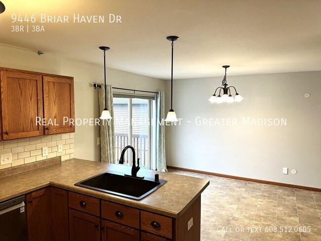 Building Photo - 9446 Briar Haven Dr