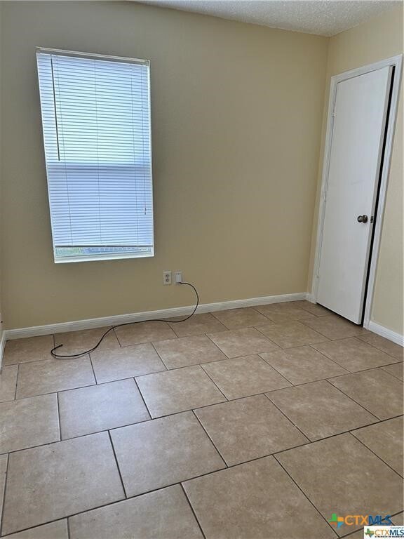 Building Photo - 4410 Mustang Dr