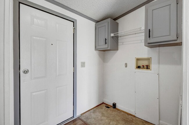 Building Photo - *SPACIOUS HOME IN PIKEVILLE SCHOOL DISTRICT*