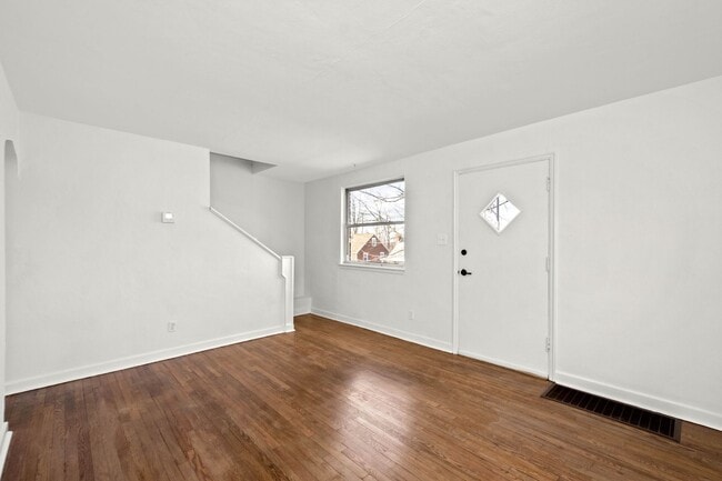 Building Photo - AVAILABLE MAY 1ST, Don't miss this UPDATED home in North Versailles!