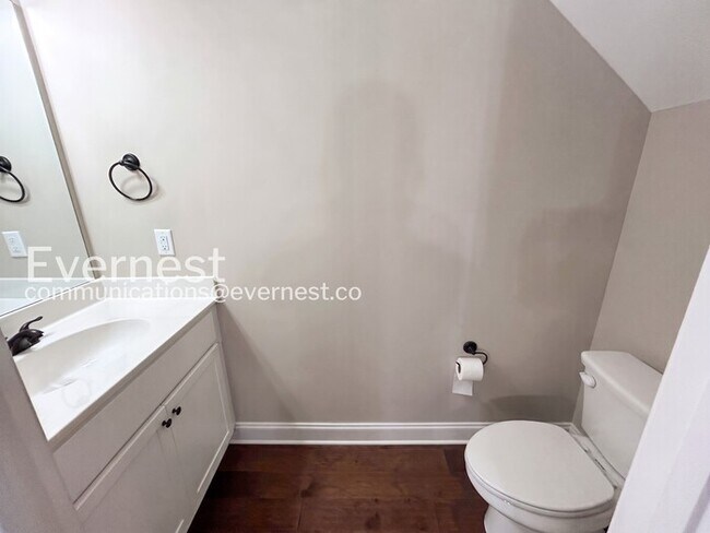 Building Photo - Spacious 3 Bed, 2.5 Bath Town Home with Garage and Patio | Pet Friendly | Available Now!