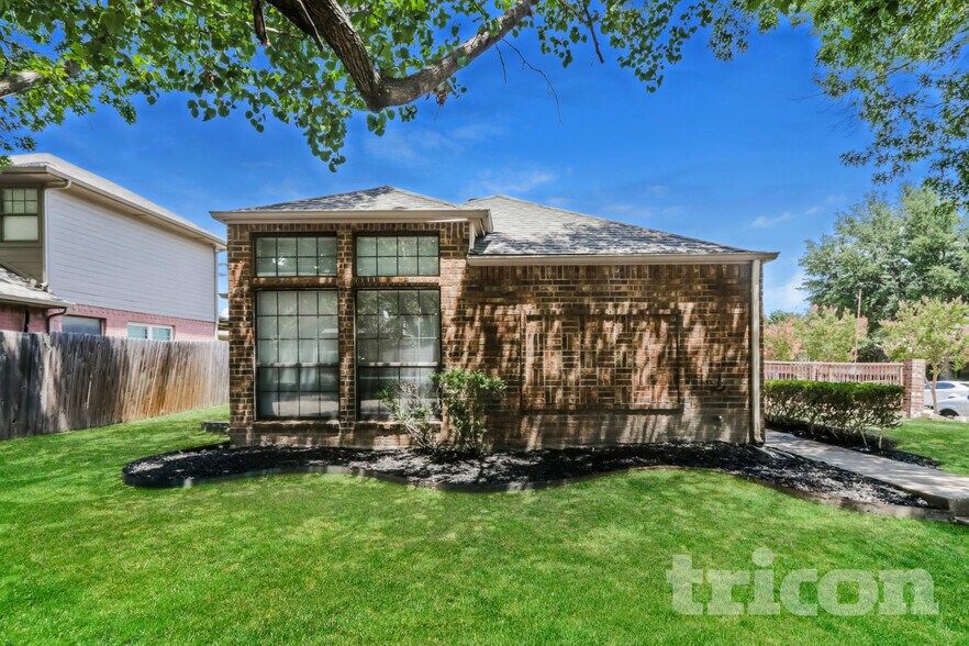 Primary Photo - 602 Snapdragon Trail