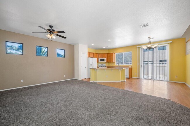 Building Photo - Nice Two Story Home with fenced yard and pet friendly owners.