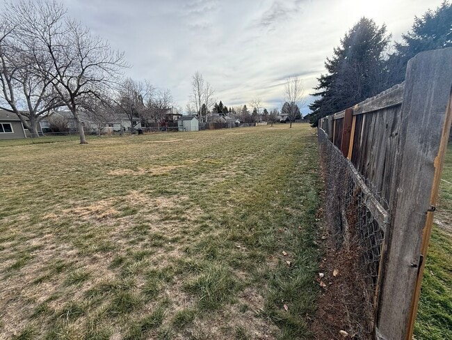 Building Photo - Updated 3-Bedroom Home Near Horsetooth Reservoir