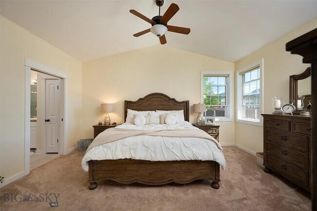 Building Photo - 2418 Lasso Ave