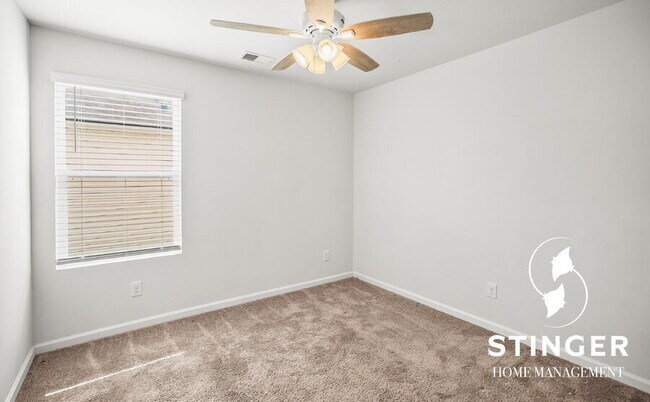 Building Photo - 38 Chestnut St