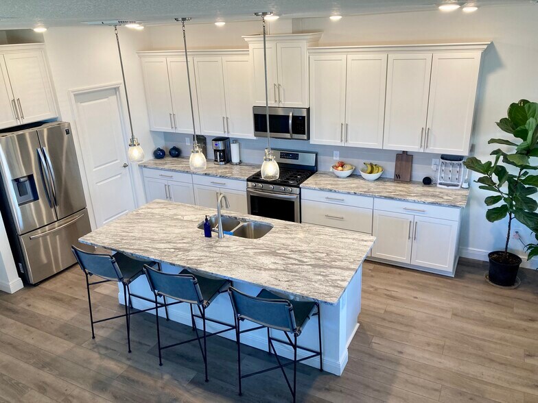 Building Photo - 15098 Lebeau Loop