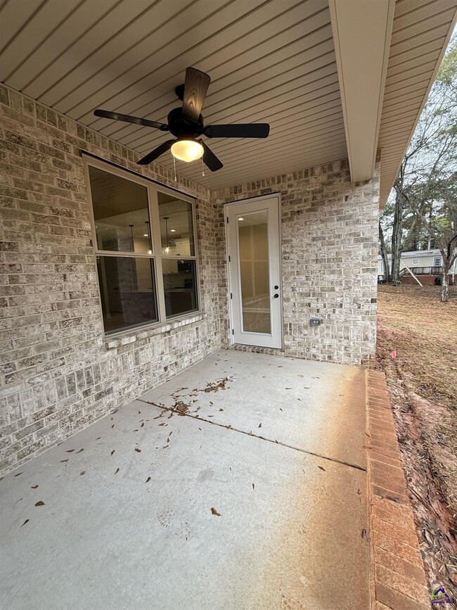 Building Photo - 414 Colt Ct