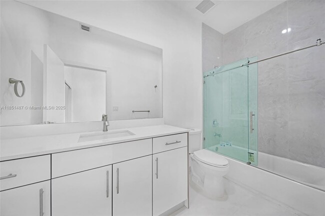 Building Photo - 15620 NW 39th Ct