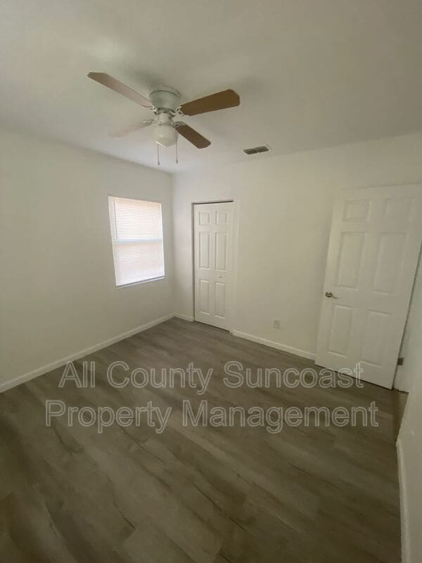 Building Photo - 4814 10th Ave N