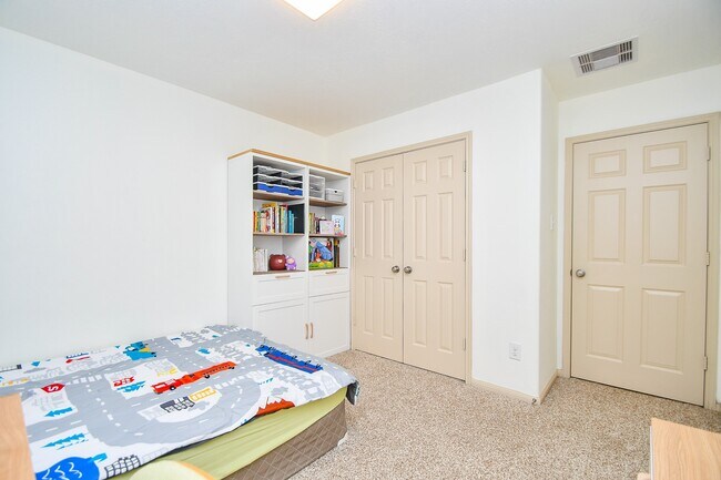 Building Photo - 16814 Ranger Ridge Dr