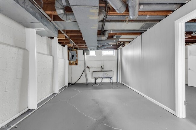 Building Photo - 22750 Tracy Ave