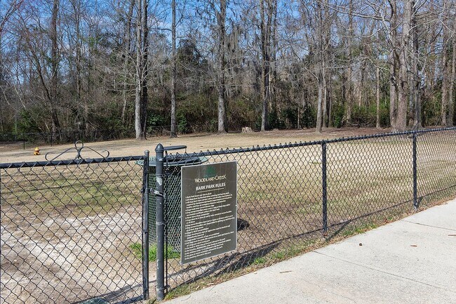 Building Photo - Available 6/01/26 in Woodland Creek