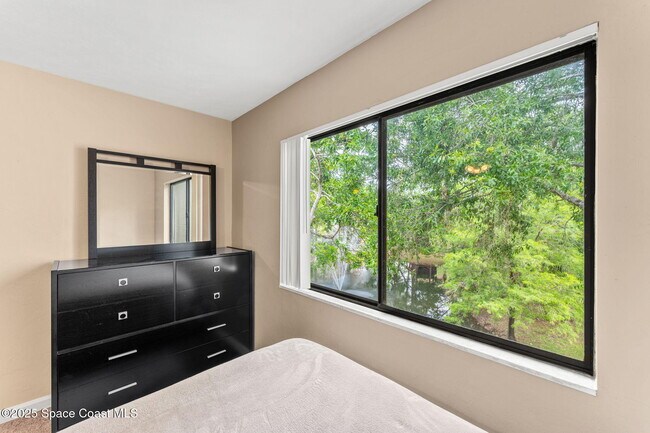 Building Photo - 7814 Shadowood Dr