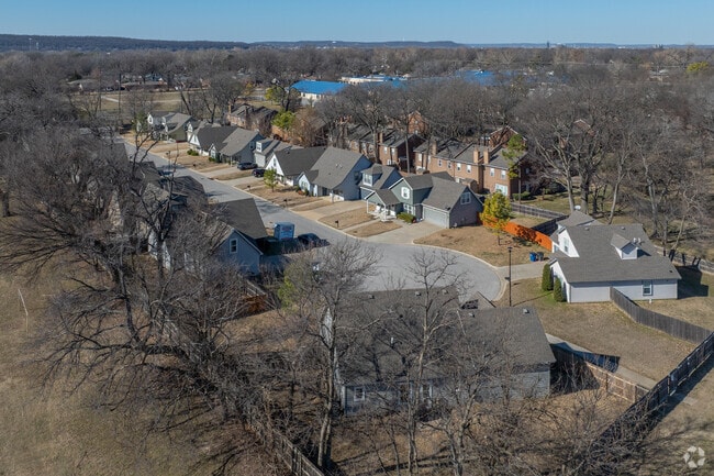 Aerial Photo - Yorktown Villas