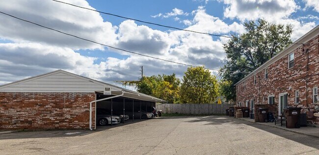 Building Photo - 4614 Catalpa Dr.