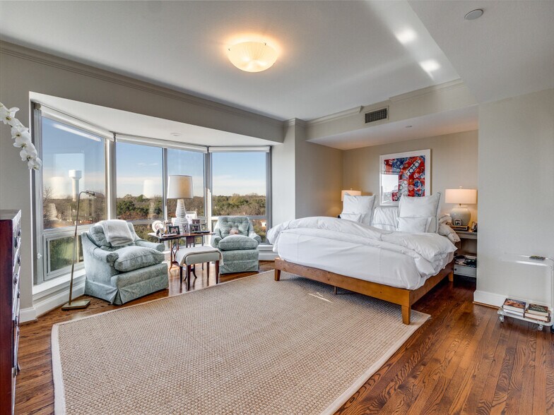 Building Photo - 4242 Lomo Alto Dr