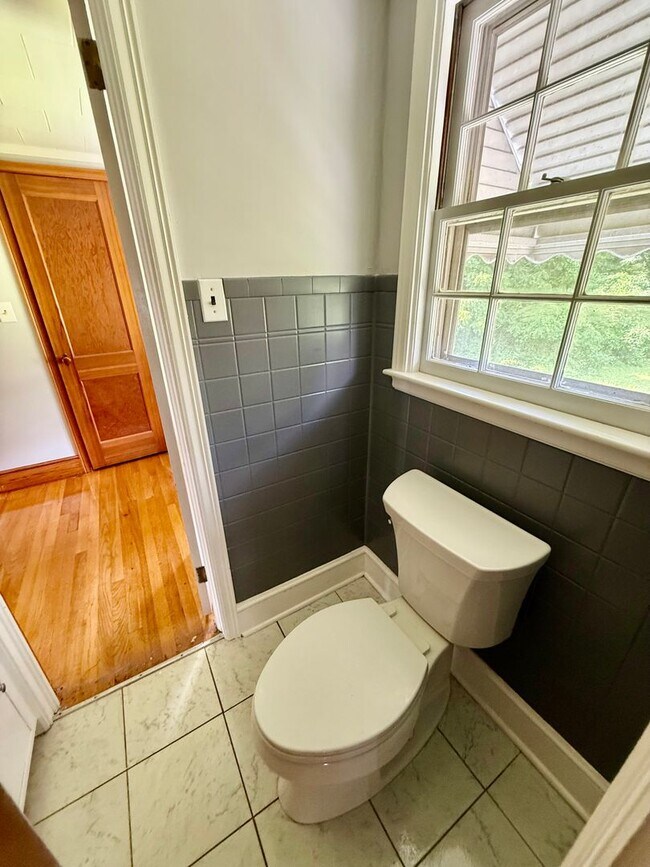 Building Photo - Four bedroom, 1.5 bath house in Graham -De...