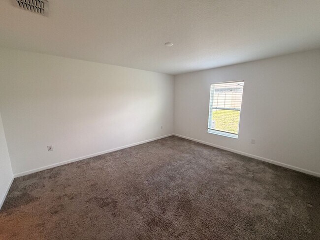 Building Photo - Single Family House Minutes to Davenport Posner Park Shopping Mall