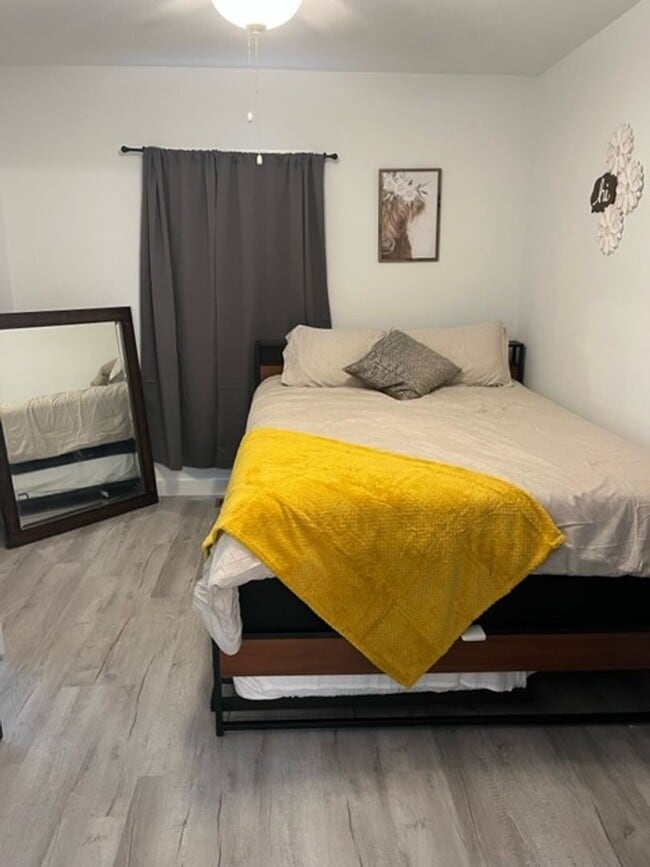 Building Photo - Cool 2 Bed House In Central COMO!