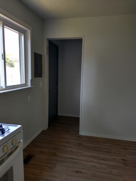 Building Photo - 1321 Wendell Ave
