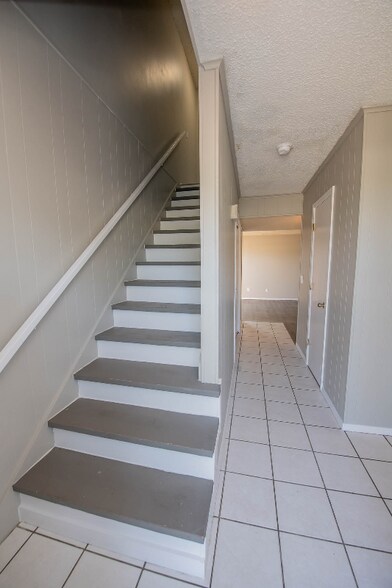 Building Photo - 2054 Garland Ave