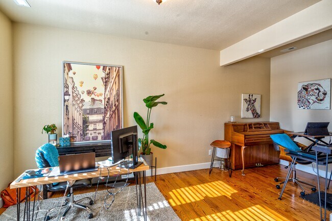 Building Photo - 1085 Diamond Rim Dr