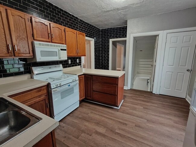 Building Photo - Ask about our Rent to own option