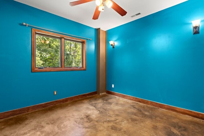 Building Photo - West Asheville Oasis