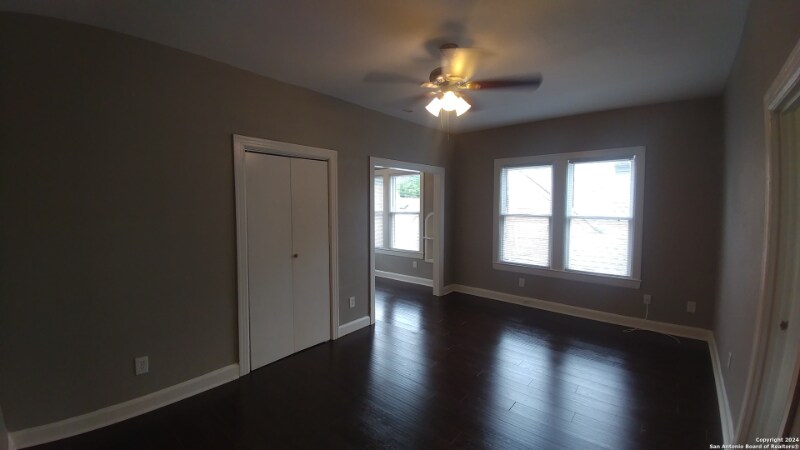 Building Photo - 209 E Rosewood Ave