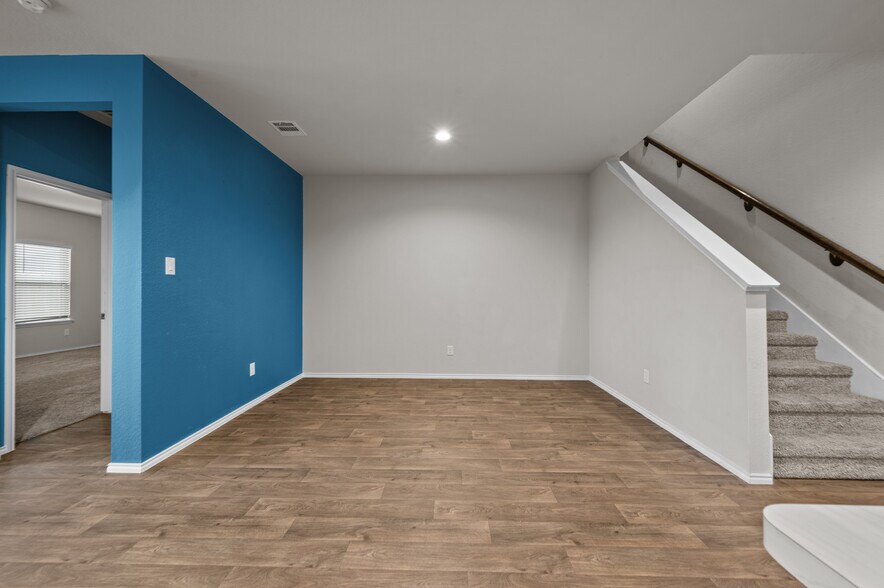 Building Photo - 20811 Olive Leaf St