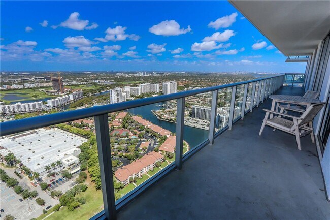 Building Photo - 4010 S Ocean Dr
