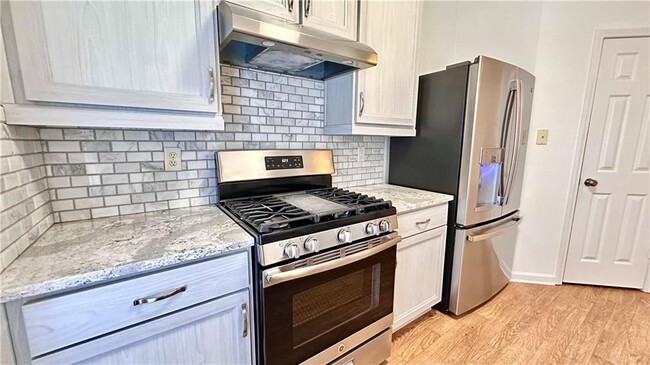 Building Photo - 6243 Shoreview Cir