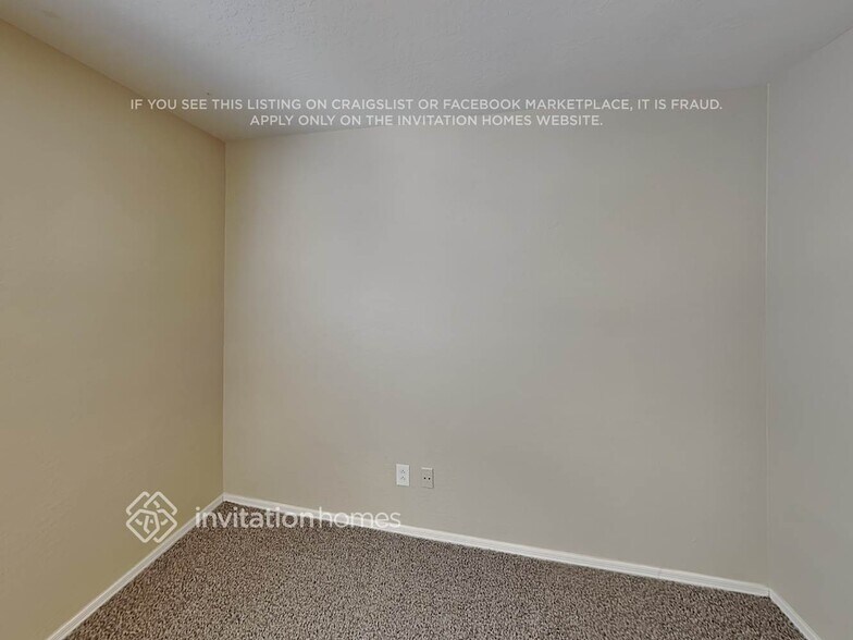 Building Photo - 16059 W Larkspur Dr