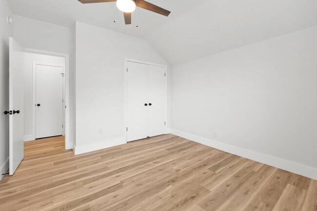 Building Photo - 1595 Court Ave