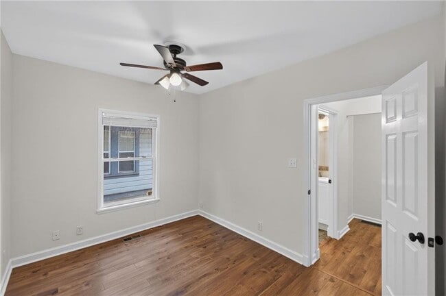 Building Photo - 1801 Evans Dr SW