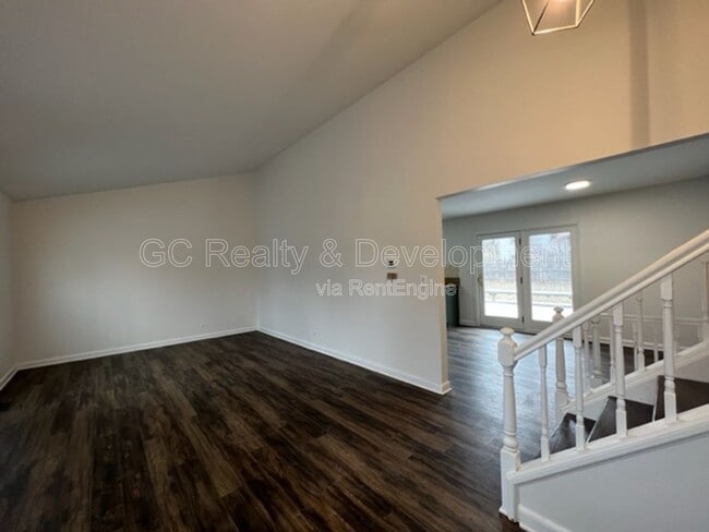 Building Photo - 231 Ridgefield Ln