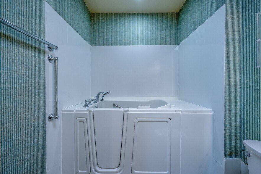 Building Photo - 2611 N Kentucky Ave