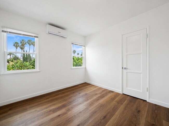 Building Photo - 9132 Crenshaw Blvd