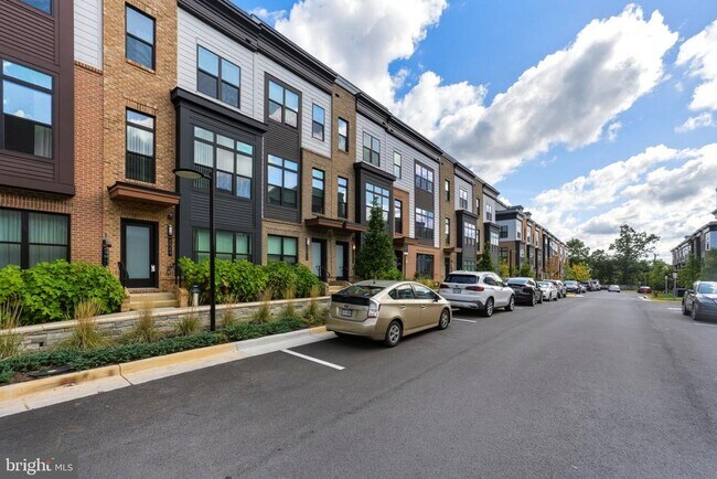 Building Photo - 2013 Tysons Ridgeline Rd
