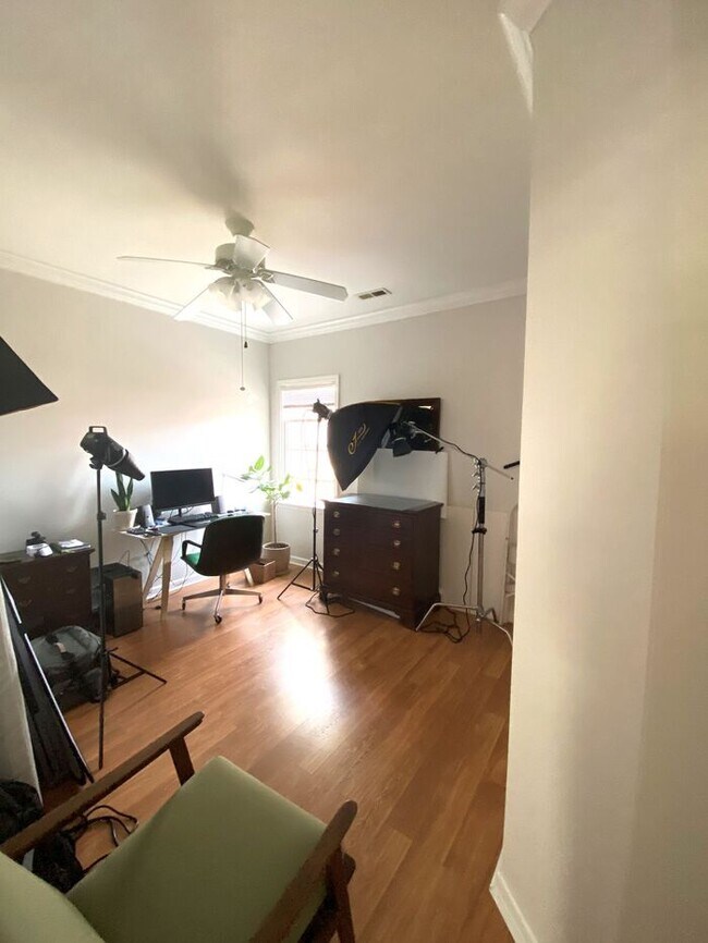 Building Photo - Merestone 1 level brick patio home. 2 Car garage, walk to The Point Shopping, restaurants and mov...