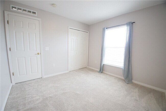 Building Photo - 203 Stony Point Dr