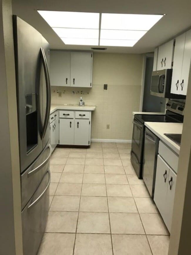 Building Photo - Charming 3/2 Home in Citrus Springs – Fenc...