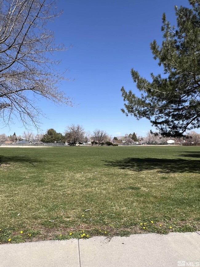 Building Photo - 5020 Tahiti Wy