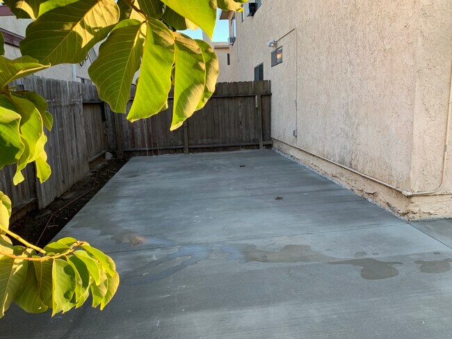 Building Photo - 7751 Newman Ave