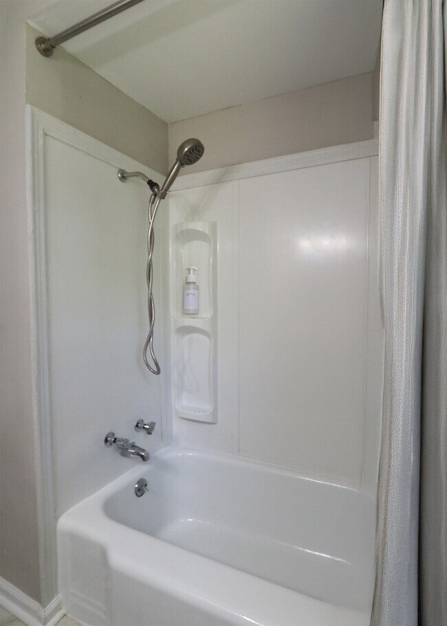 Building Photo - 599 Estridge Dr