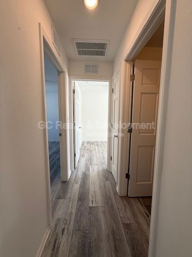 Building Photo - 284 W Windsor Terrace