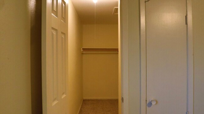 Building Photo - 3308 Burke Rd